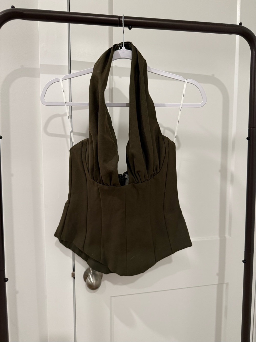 NWT ARRANGE tailored plunge halter top in khaki green - Picture 5 of 7